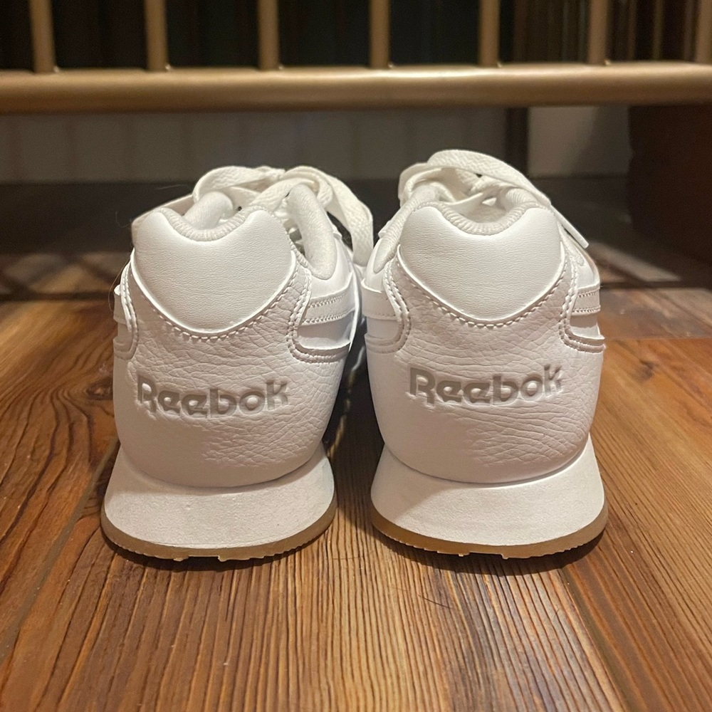 Reebok Classics - Picture 2 of 5